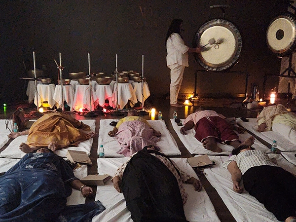 Sound healing therapy in progress to restore balance and well-being for mind and body.