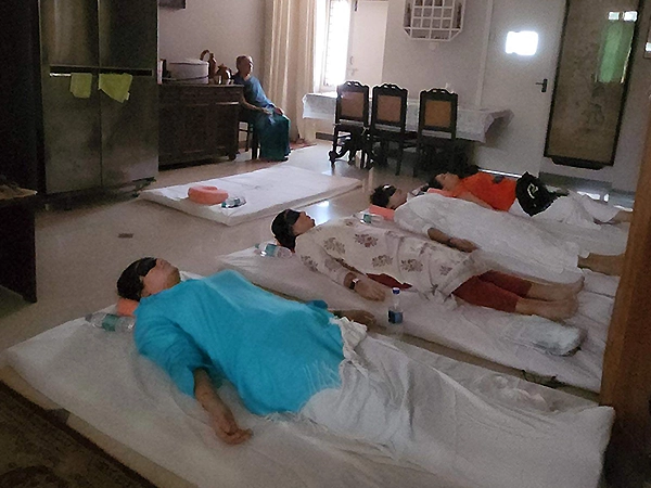 Breathing circle practices enhance mindful awareness and foster deep connection with breath.