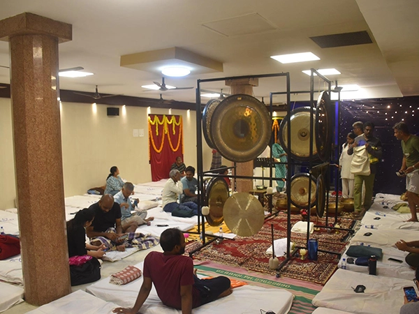 Moments of inner stillness and guided awareness in Dhwani Nidra meditation practice