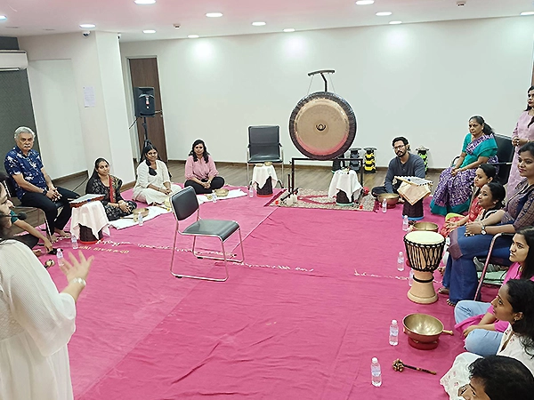 Join unity sessions in Chennai designed to foster group bonding, balance, and peaceful energy.