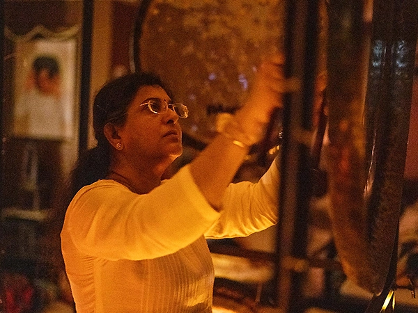 Waves of sound and energy gently washing over the group, promoting full-body relaxation