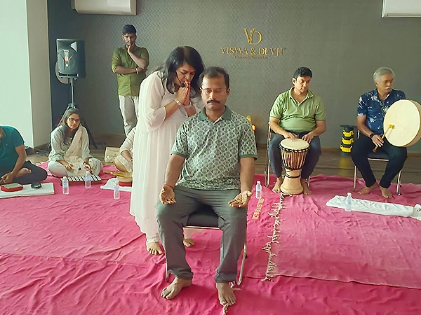 Melting moments of calm & presence shared in Chennai meditation circles & group sessions.