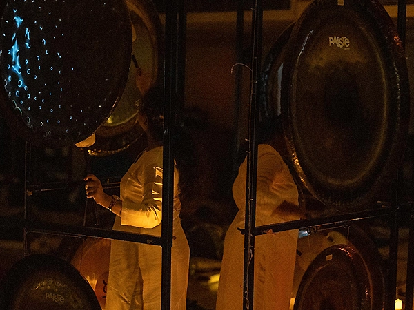 A mindful sound healing session creating deep inner calm with gongs and singing bowls