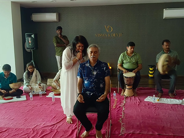 Experts offer a peaceful gong sound session to release stress, soothe the body, & promote harmony