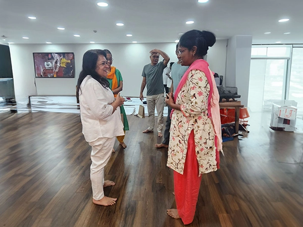 A discussion session with clients centered on personal healing and holistic wellness.