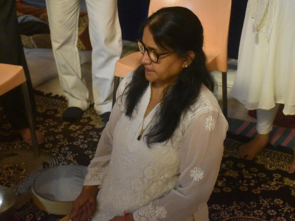 Satvat Dhwani Nidra sound healing session conducted in India for deep relaxation and peace.