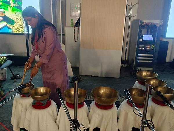 Singing bowl sound healing for calmness, clarity, and deep relaxation of body and spirit.