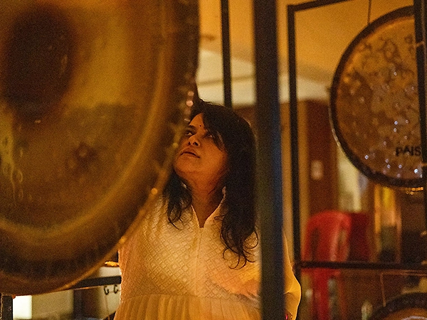 A tranquil sound bath session with healing vibrations from gongs and crystal bowls