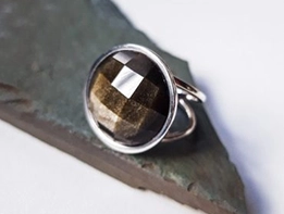 Explore Satvat’s healing bracelet collection for energy cleansing, balance, and emotional peace