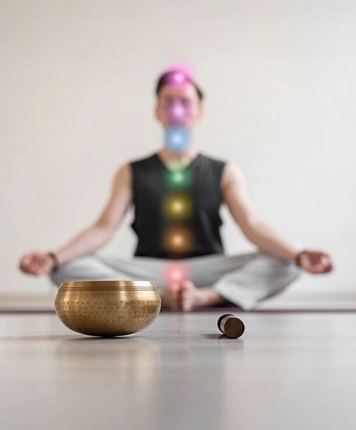 Experience the best Pranic Healing sessions in Delhi for restoring energy and overall well-being.